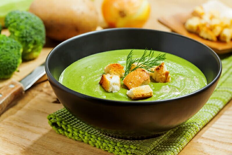 Supă cremă de broccoli în meniul nutrițional pentru scăderea în greutate